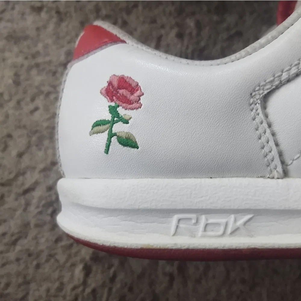 Reebok S. Carter Girls Vintage Sneakers Size 2.5 White/Red PRE-OWNED